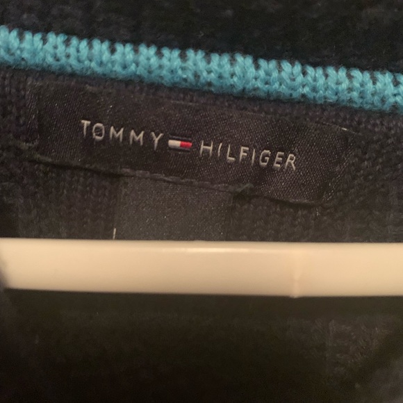 💕Tommy Hilfiger Sweater - Picture 4 of 5